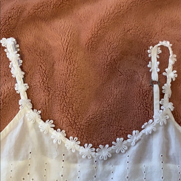 White crop top - Picture 3 of 3